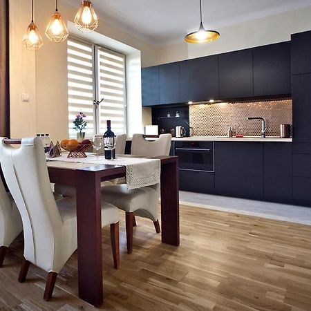 Niepodleglosci Serviced Apartments วอร์ซอ ภายนอก รูปภาพ